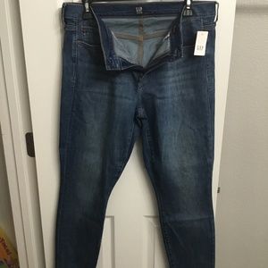 Gap 32 R stretch  true skinny jeans medium wash